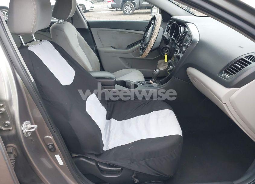 Photo 5 of 2013 Kia Optima LX (VIN 5XXGM4A71DG141685)