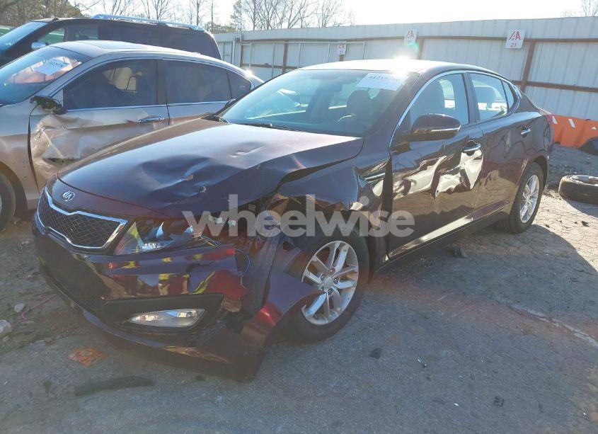 Photo 2 of 2013 Kia Optima LX (VIN 5XXGM4A71DG141900)