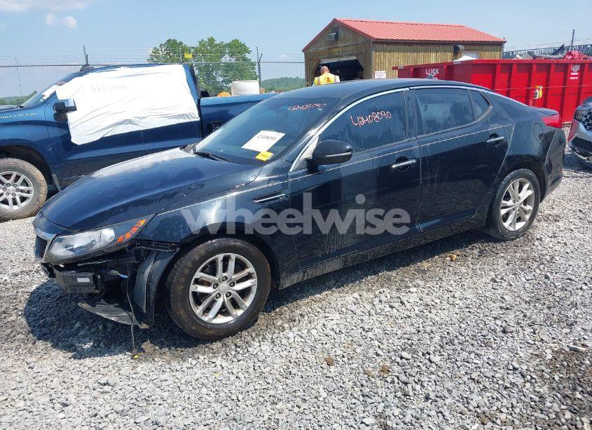 Photo 2 of 2013 Kia Optima LX (VIN 5XXGM4A71DG166585)