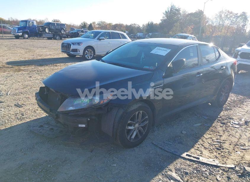 Photo 2 of 2013 Kia Optima LX (VIN 5XXGM4A71DG185525)