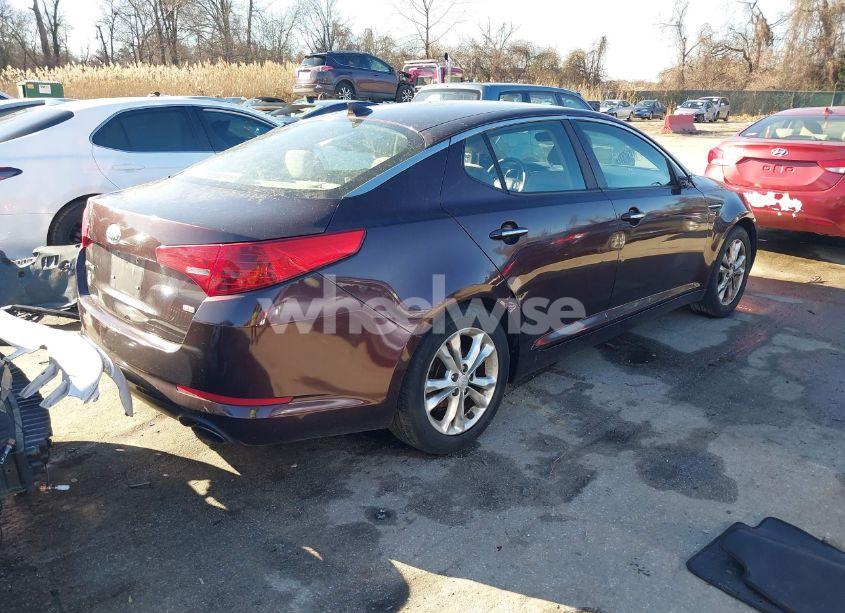 Photo 4 of 2013 Kia Optima LX (VIN 5XXGM4A71DG186111)