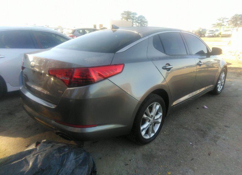 Photo 4 of 2013 Kia Optima LX (VIN 5XXGM4A71DG192314)