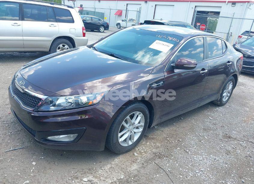 Photo 2 of 2013 Kia Optima LX (VIN 5XXGM4A71DG220421)
