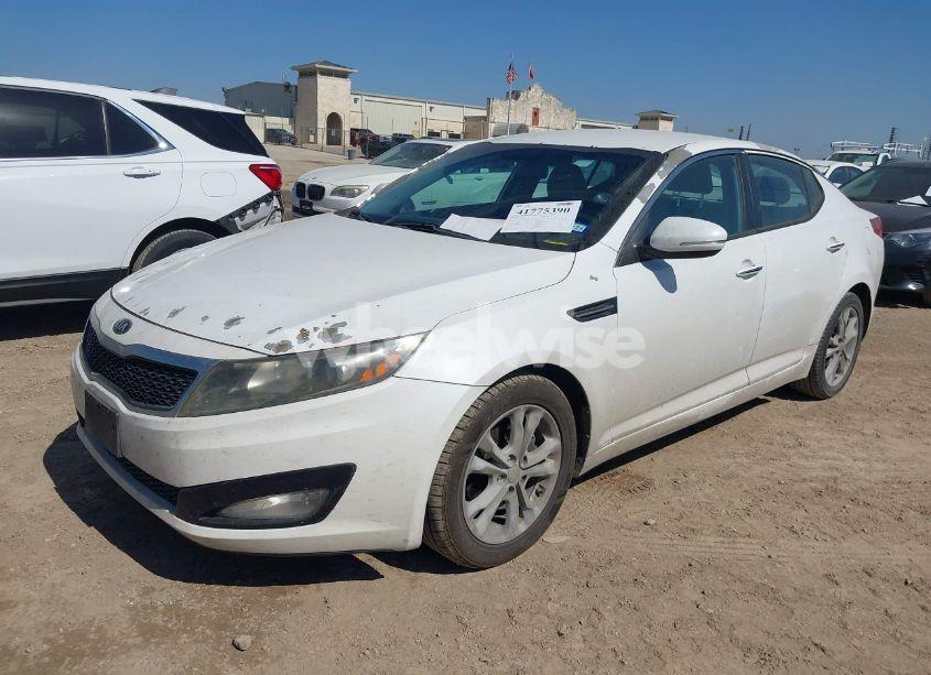 Photo 2 of 2013 Kia Optima LX (VIN 5XXGM4A71DG223464)