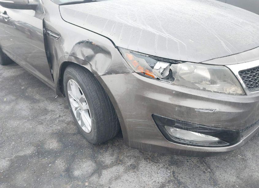 Photo 6 of 2013 Kia Optima LX (VIN 5XXGM4A71DG240992)