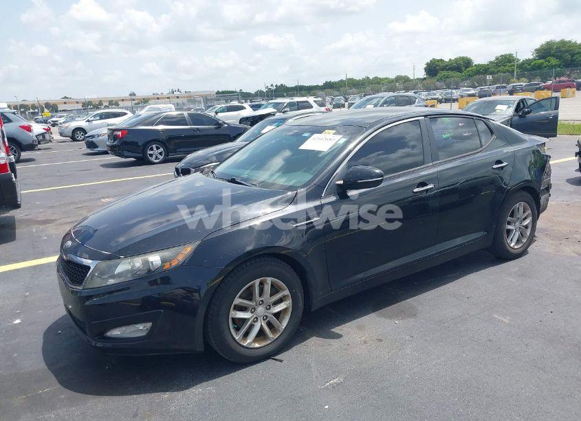 Photo 2 of 2013 Kia Optima LX (VIN 5XXGM4A71DG242841)