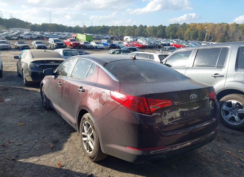 Photo 3 of 2013 Kia Optima LX (VIN 5XXGM4A71DG245769)