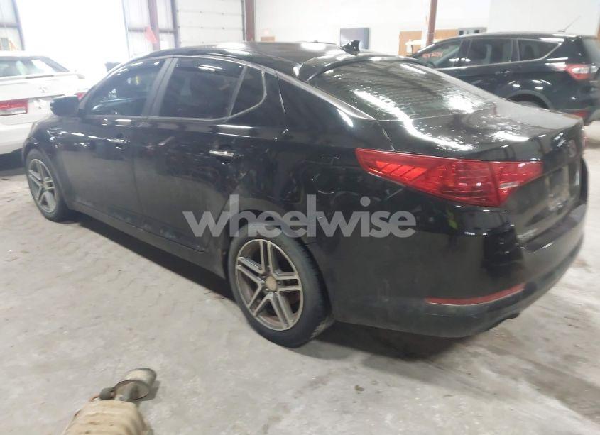Photo 3 of 2013 Kia Optima LX (VIN 5XXGM4A71DG258831)