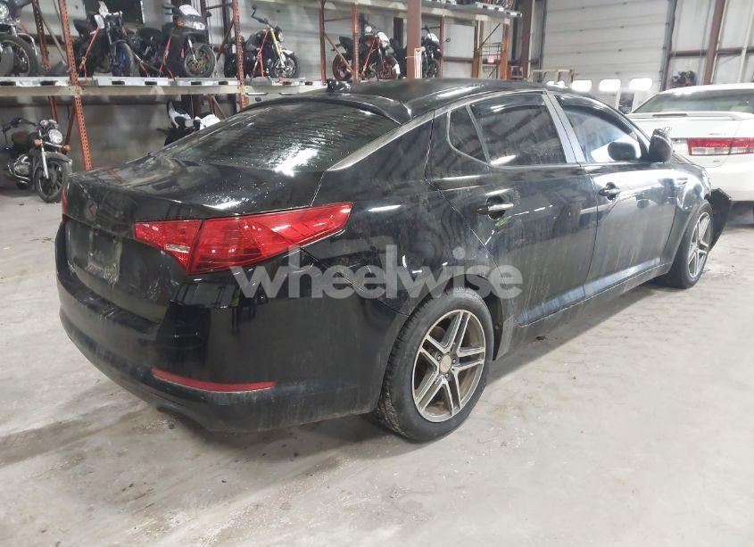 Photo 4 of 2013 Kia Optima LX (VIN 5XXGM4A71DG258831)