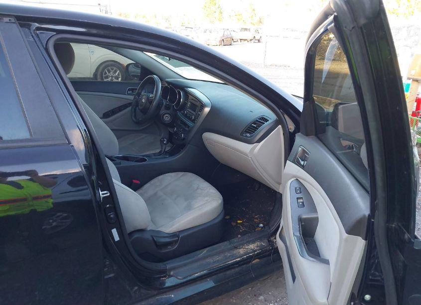 Photo 5 of 2014 Kia Optima LX (VIN 5XXGM4A71EG259172)