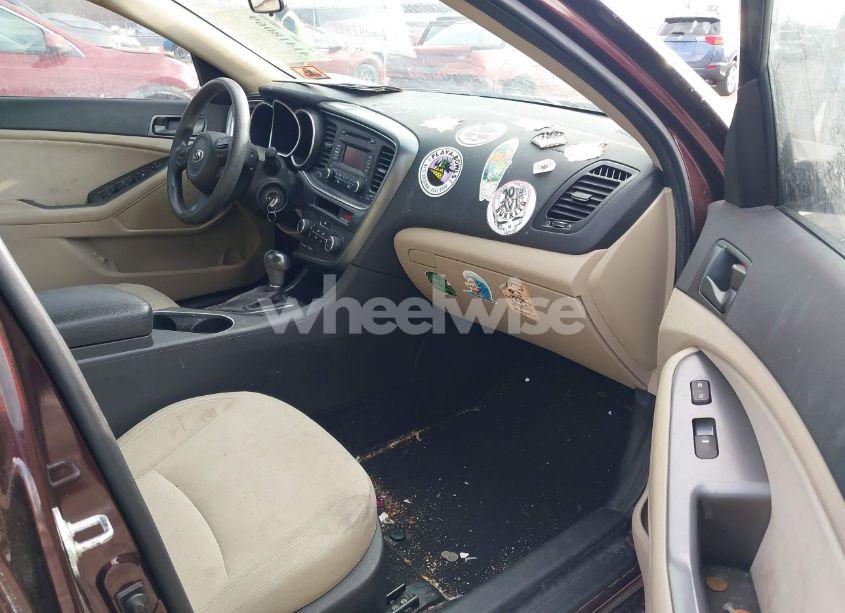 Photo 5 of 2014 Kia Optima LX (VIN 5XXGM4A71EG289837)