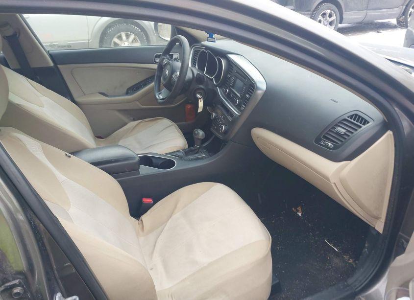 Photo 5 of 2014 Kia Optima LX (VIN 5XXGM4A71EG295072)