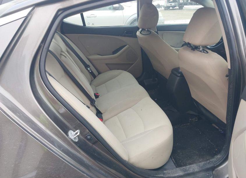 Photo 8 of 2014 Kia Optima LX (VIN 5XXGM4A71EG295072)