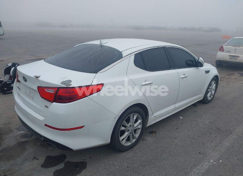 Photo 4 of 2014 Kia Optima LX (VIN 5XXGM4A71EG303834)