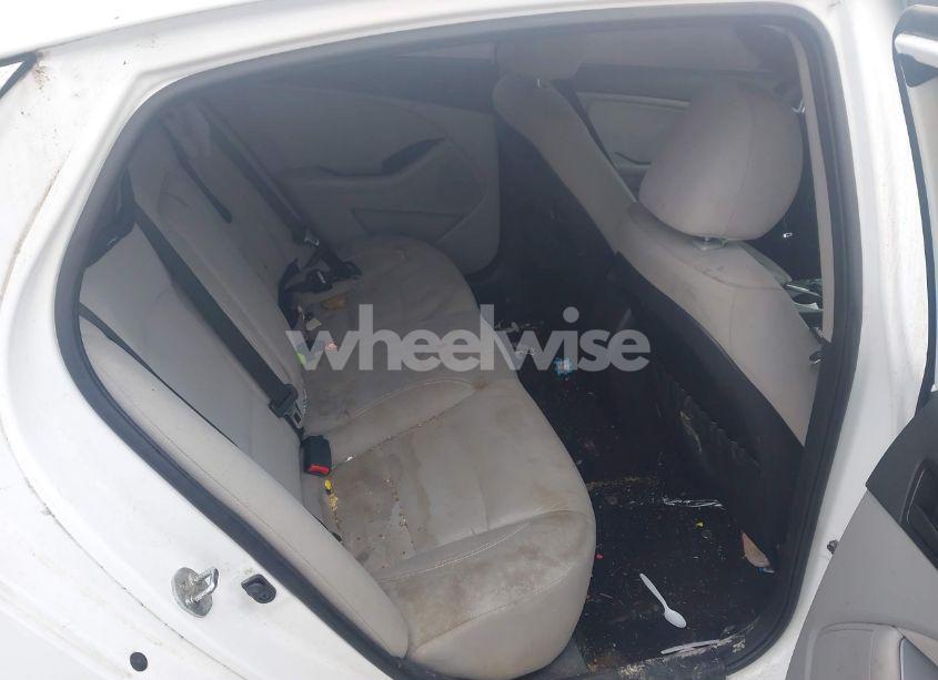 Photo 8 of 2014 Kia Optima LX (VIN 5XXGM4A71EG303834)