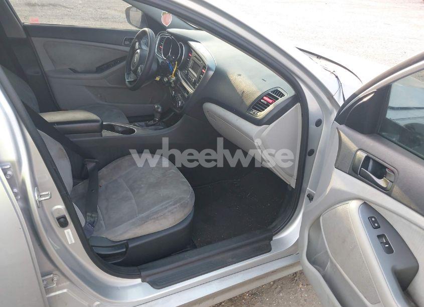 Photo 5 of 2014 Kia Optima LX (VIN 5XXGM4A71EG311304)