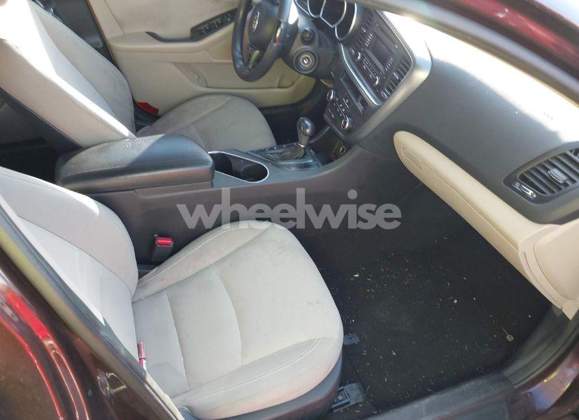 Photo 5 of 2014 Kia Optima LX (VIN 5XXGM4A71EG313229)