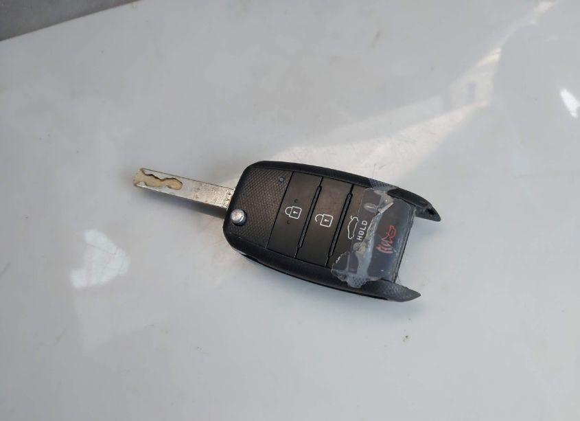 Photo 11 of 2015 Kia Optima LX (VIN 5XXGM4A71FG367941)