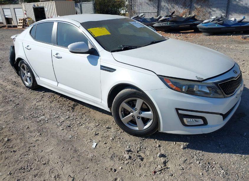 2015 Kia Optima LX (VIN 5XXGM4A71FG372511) main photo