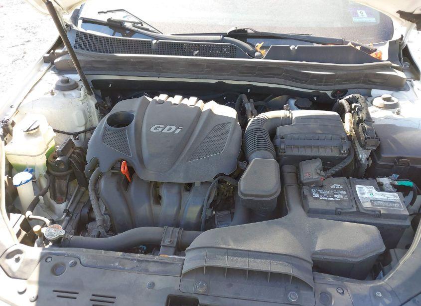 Photo 10 of 2015 Kia Optima LX (VIN 5XXGM4A71FG372511)