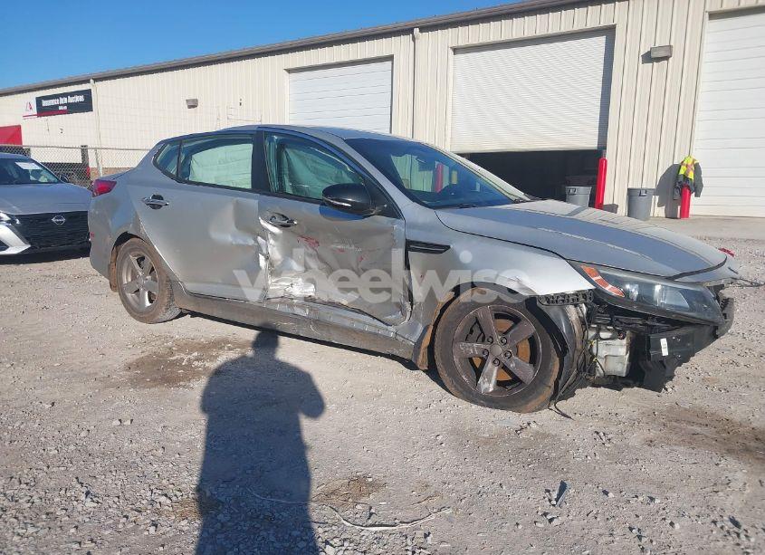 Photo 6 of 2015 Kia Optima LX (VIN 5XXGM4A71FG374002)