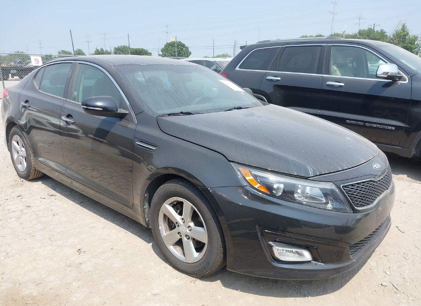2015 Kia Optima LX (VIN 5XXGM4A71FG386182) main photo