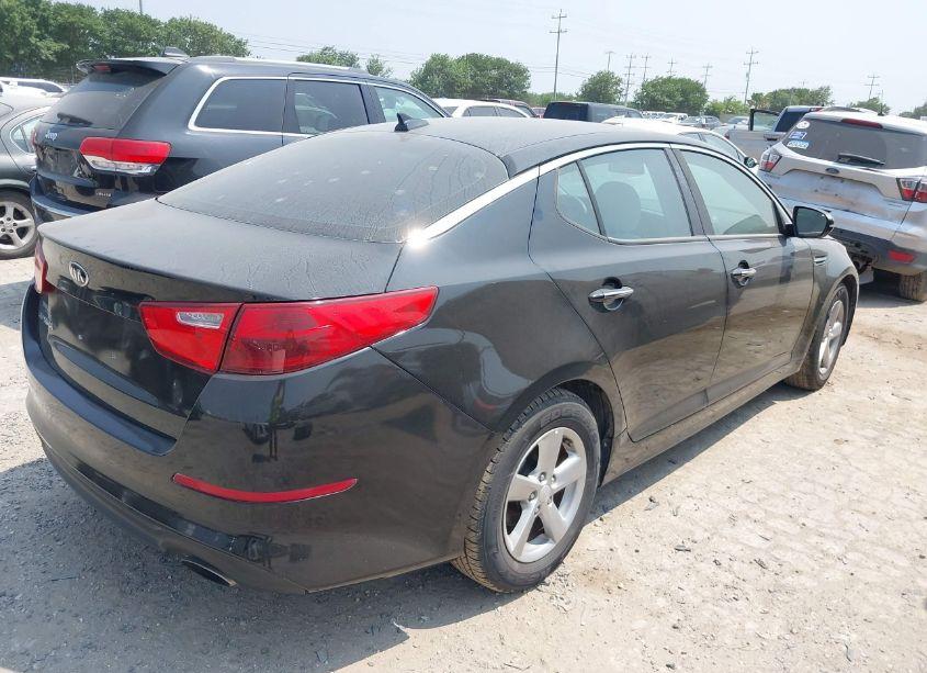 Photo 4 of 2015 Kia Optima LX (VIN 5XXGM4A71FG386182)