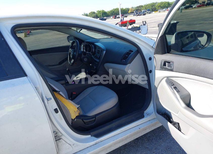 Photo 5 of 2015 Kia Optima LX (VIN 5XXGM4A71FG387641)