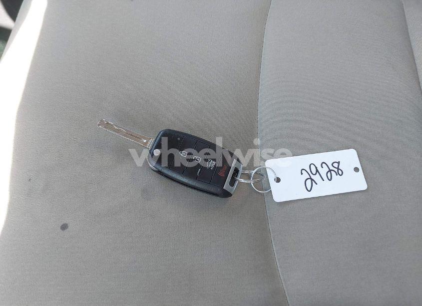 Photo 11 of 2015 Kia Optima LX (VIN 5XXGM4A71FG440659)