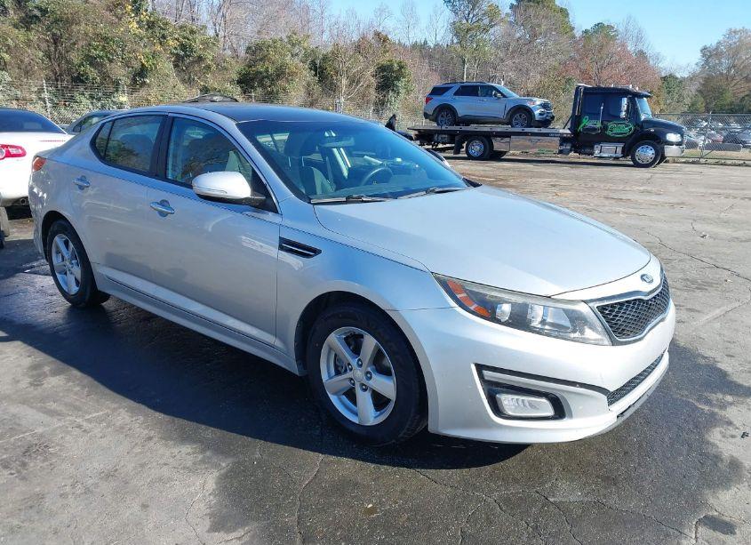 2015 Kia Optima LX (VIN 5XXGM4A71FG441553) main photo