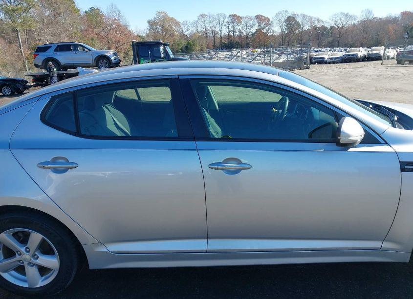 Photo 13 of 2015 Kia Optima LX (VIN 5XXGM4A71FG441553)