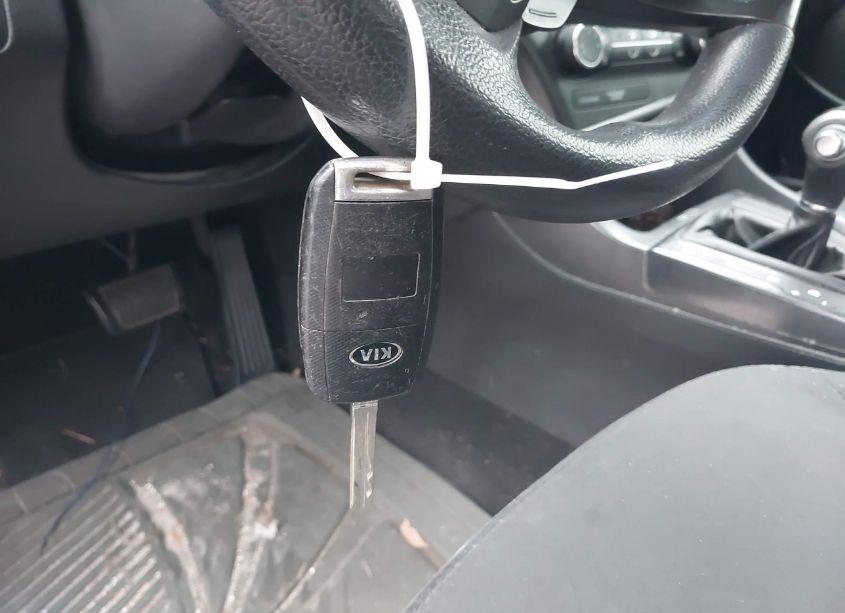 Photo 11 of 2015 Kia Optima LX (VIN 5XXGM4A71FG448793)