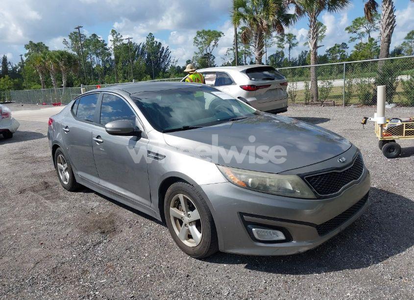 2015 Kia Optima LX (VIN 5XXGM4A71FG458210) main photo