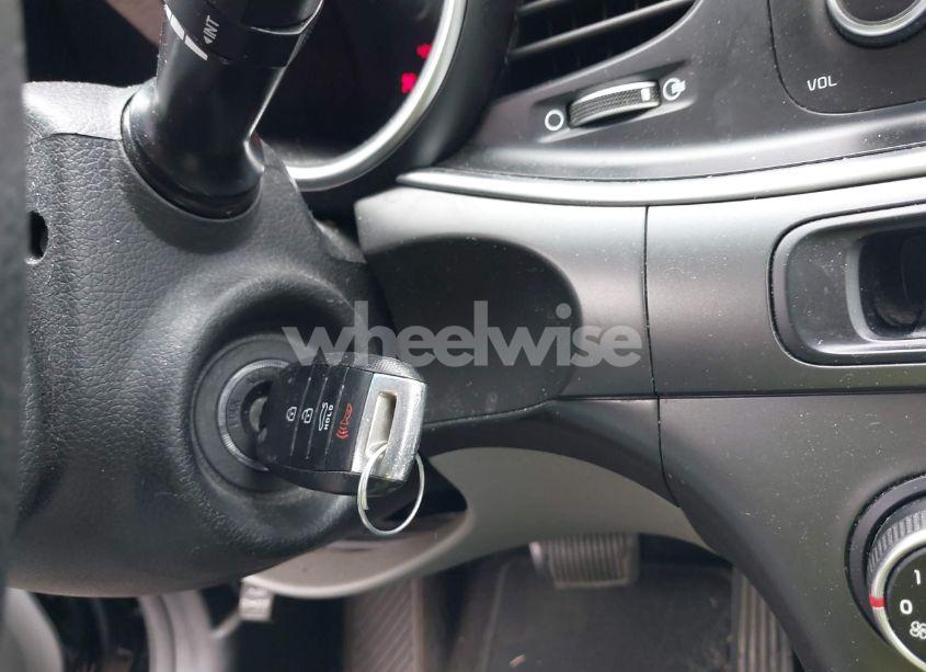 Photo 11 of 2015 Kia Optima LX (VIN 5XXGM4A71FG462810)