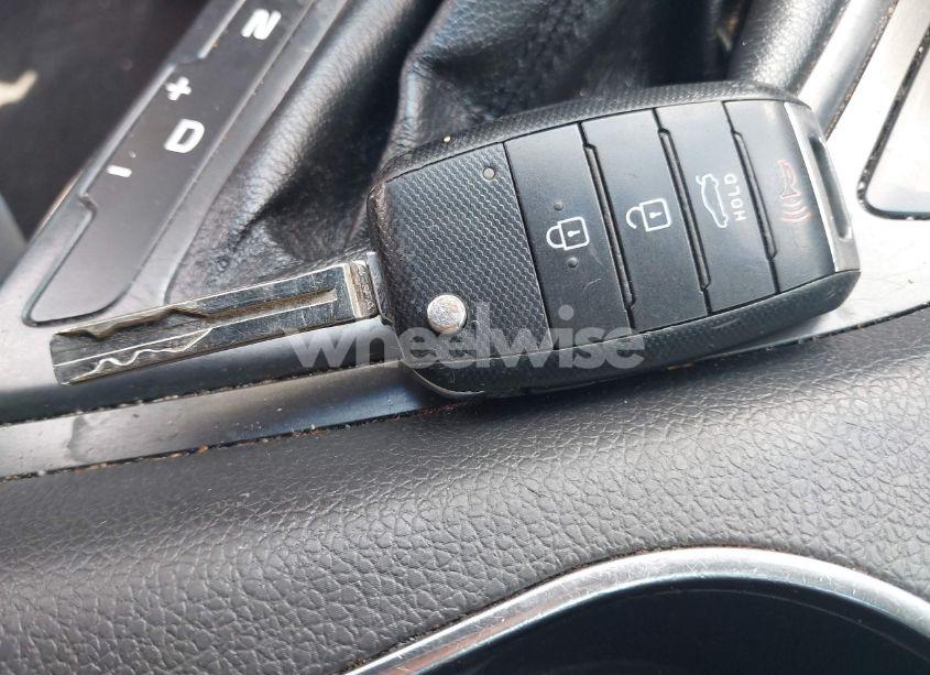 Photo 11 of 2015 Kia Optima LX (VIN 5XXGM4A71FG472575)