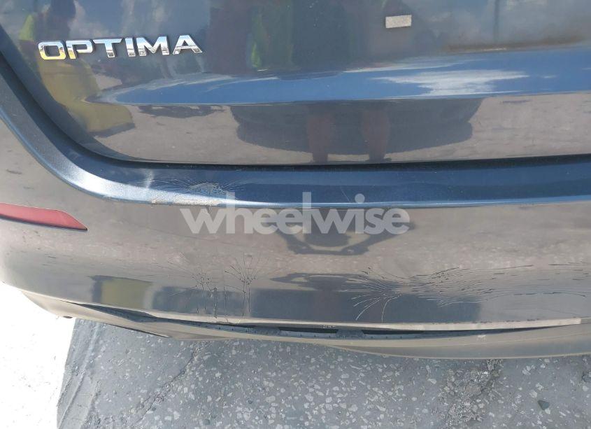 Photo 12 of 2015 Kia Optima LX (VIN 5XXGM4A71FG472575)