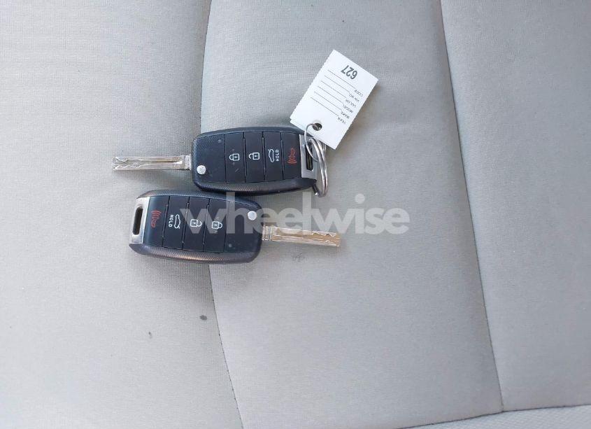 Photo 11 of 2015 Kia Optima LX (VIN 5XXGM4A71FG475637)