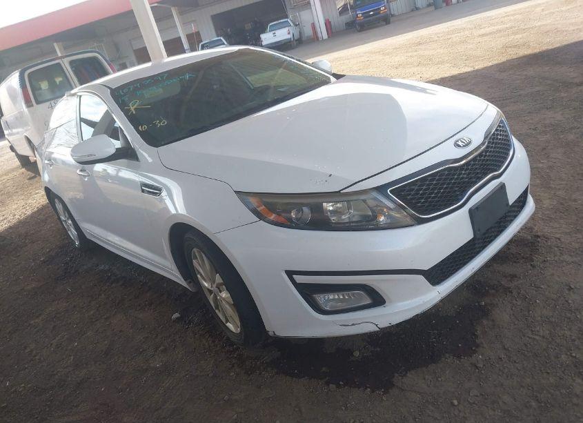 2015 Kia Optima LX (VIN 5XXGM4A71FG478179) main photo