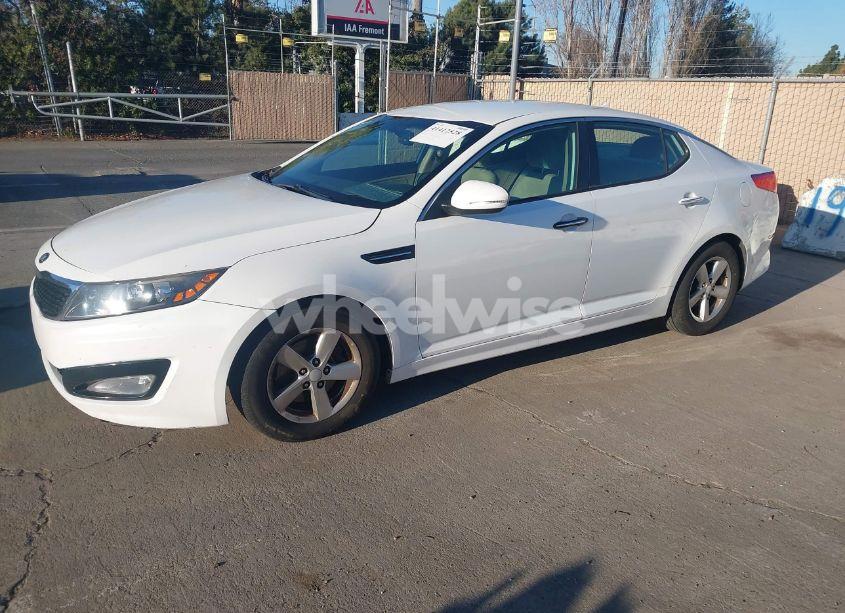 Photo 2 of 2015 Kia Optima LX (VIN 5XXGM4A71FG513187)