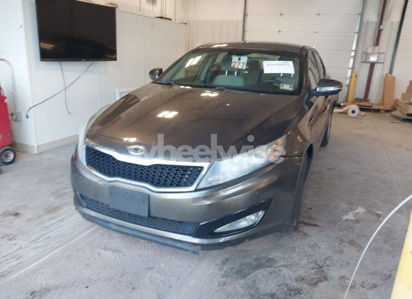 Photo 2 of 2012 Kia Optima LX (VIN 5XXGM4A72CG057065)