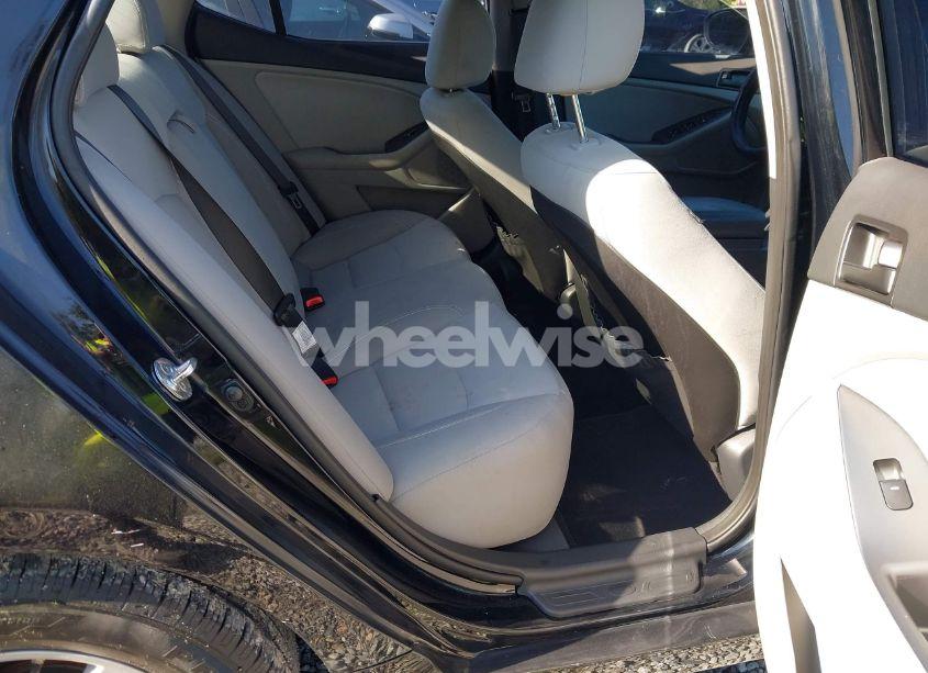 Photo 8 of 2012 Kia Optima LX (VIN 5XXGM4A72CG081284)