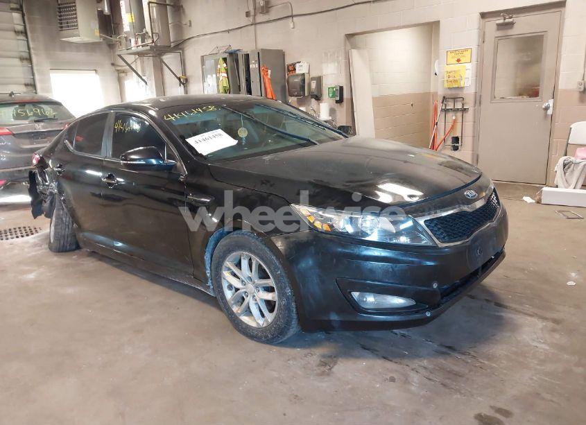 2013 Kia Optima LX (VIN 5XXGM4A72DG106332) main photo