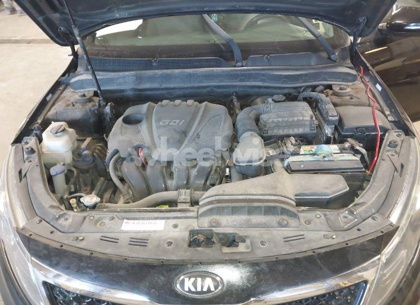 Photo 10 of 2013 Kia Optima LX (VIN 5XXGM4A72DG106332)