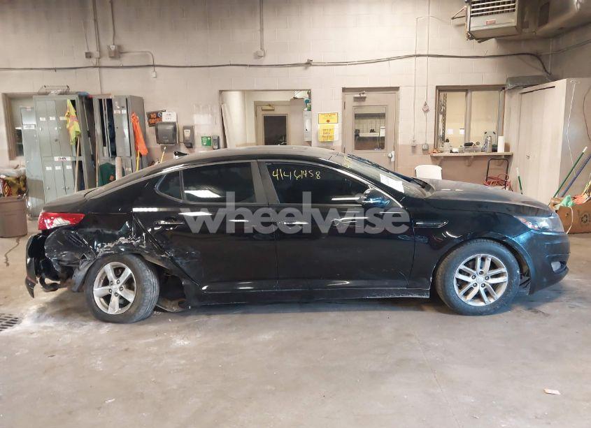 Photo 13 of 2013 Kia Optima LX (VIN 5XXGM4A72DG106332)