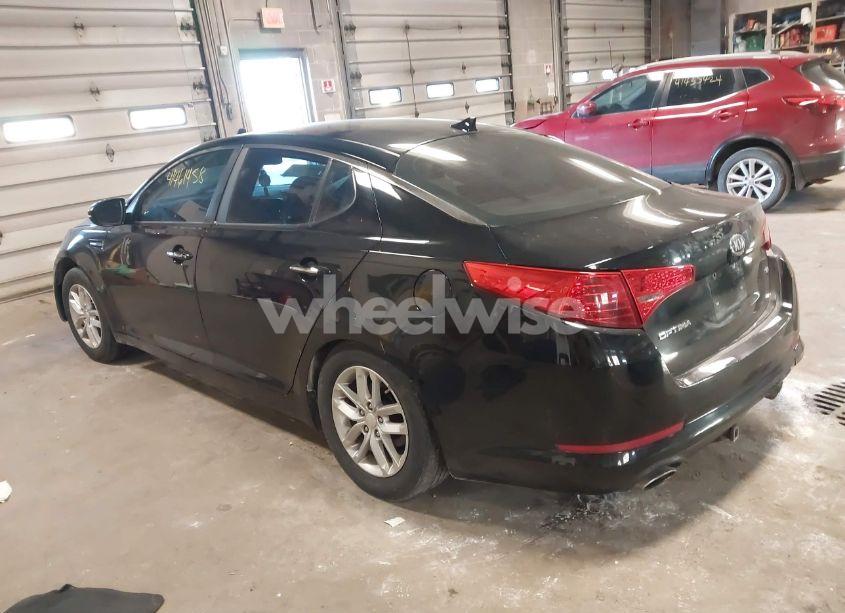Photo 3 of 2013 Kia Optima LX (VIN 5XXGM4A72DG106332)