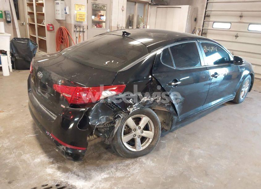 Photo 4 of 2013 Kia Optima LX (VIN 5XXGM4A72DG106332)