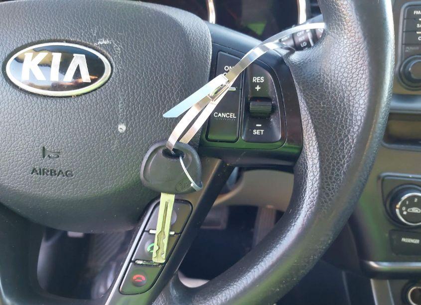 Photo 11 of 2013 Kia Optima LX (VIN 5XXGM4A72DG130128)