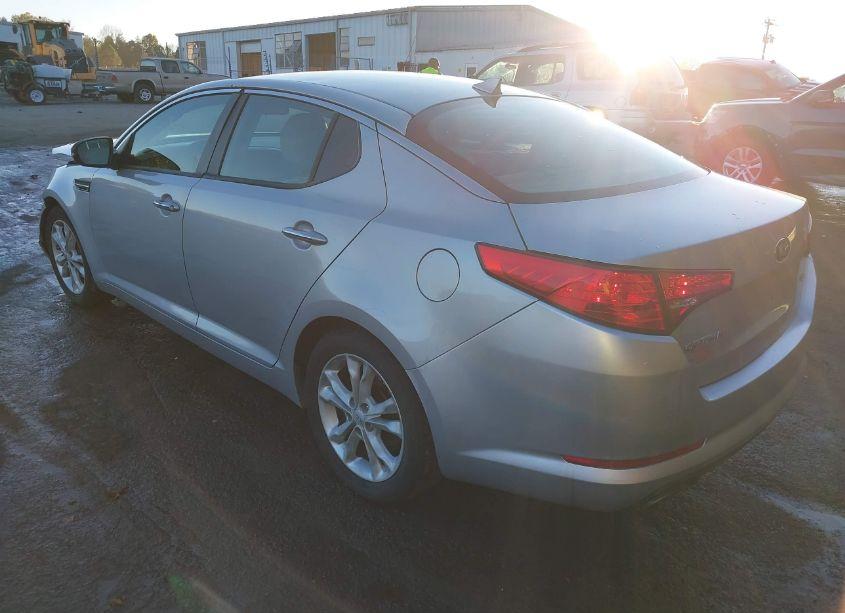 Photo 3 of 2013 Kia Optima LX (VIN 5XXGM4A72DG130128)