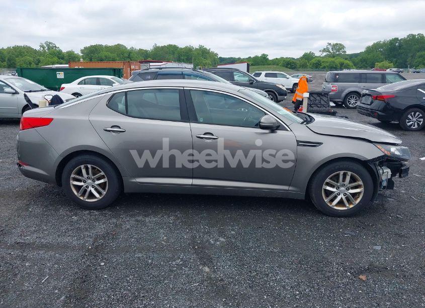 Photo 13 of 2013 Kia Optima LX (VIN 5XXGM4A72DG131358)