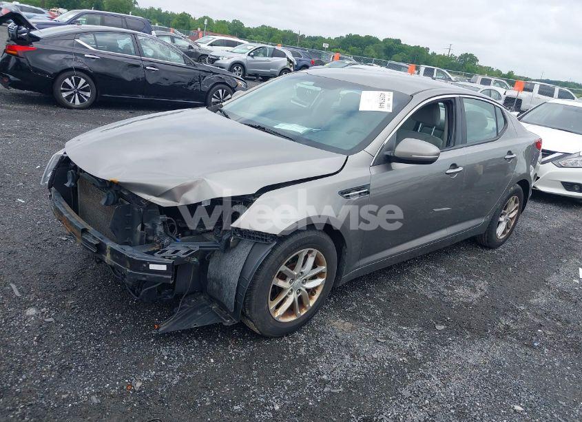 Photo 2 of 2013 Kia Optima LX (VIN 5XXGM4A72DG131358)